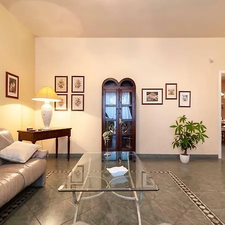 Bright And Peaceful In Apartman